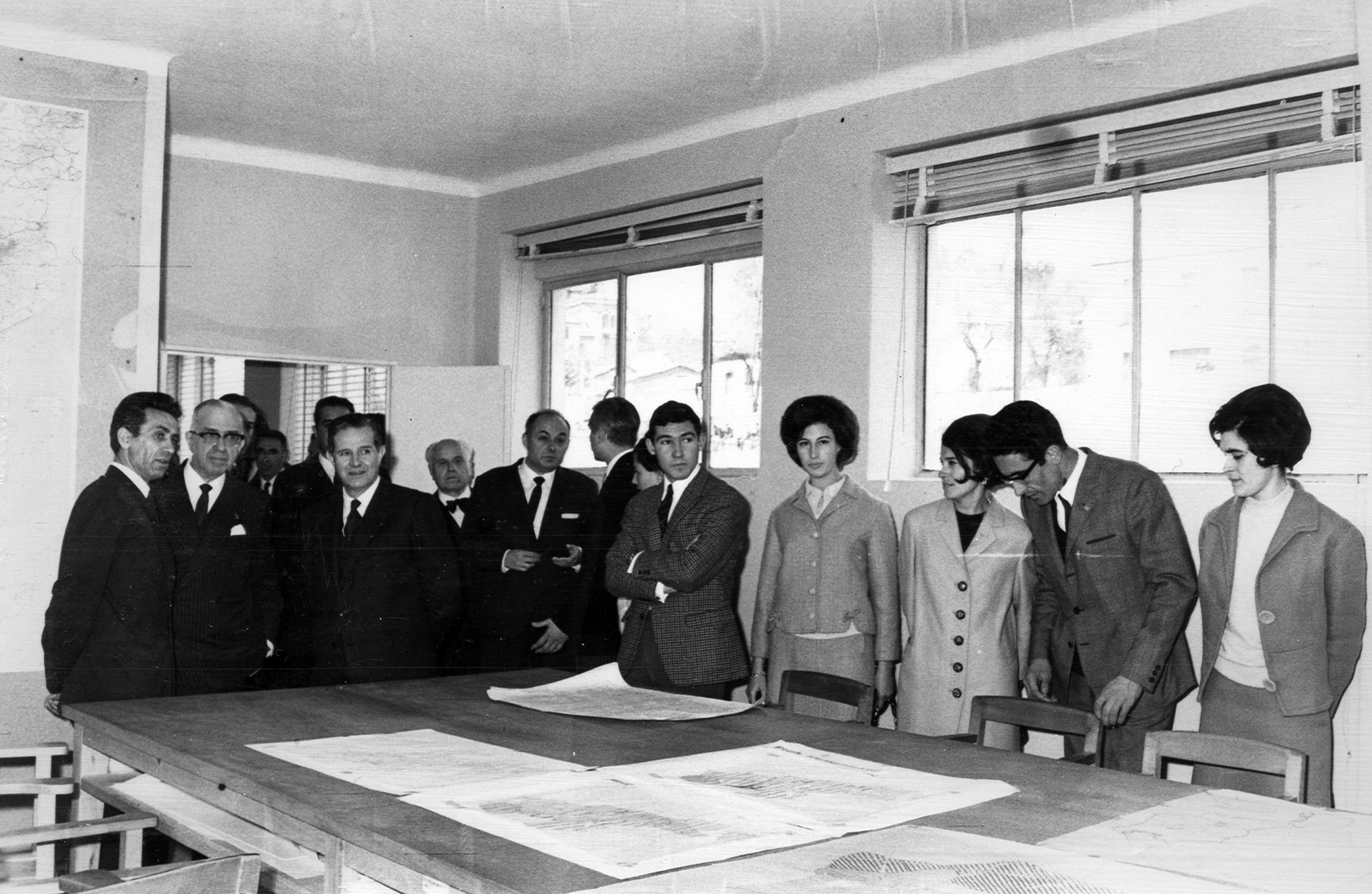 Foto de 1967, inauguración del edificio de Cordel de Merinas.